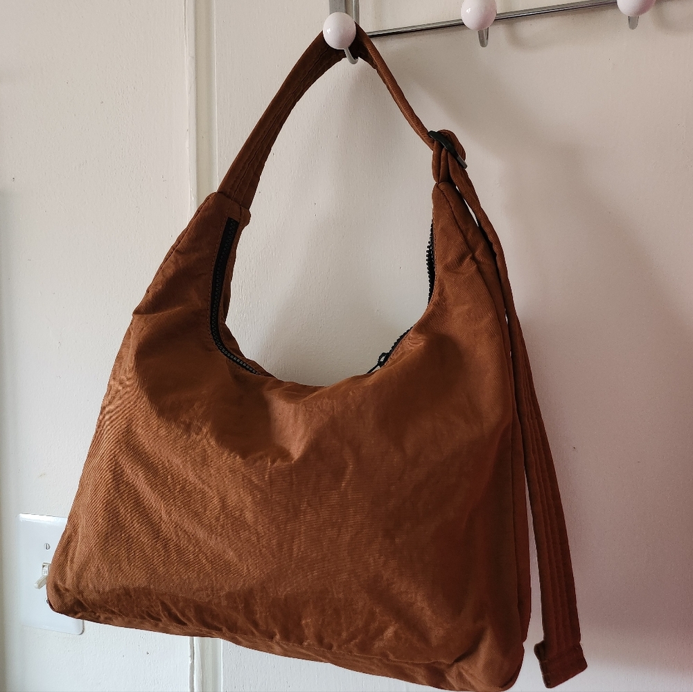 BAGGU Large Shoulder Bag In Brown